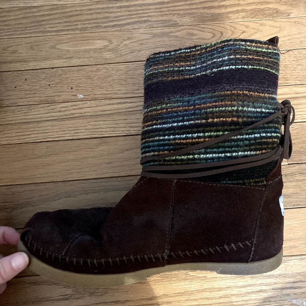 TOMS sz 7 winter boots, great condition